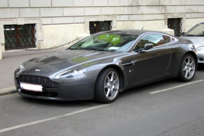 Aston Martin recall besar karena plastik &quot;KW&quot;