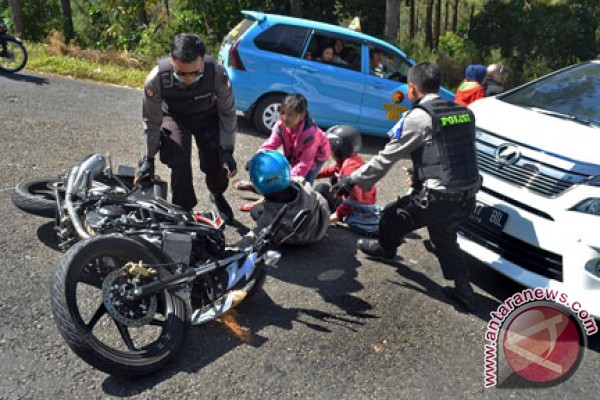 Mungkin ini Bahayanya, Jika Ada Polwan Cantik Mengatur Lalu Lintas