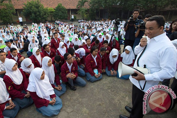 Mendikbud Sesalkan MOS di SMAN 2 Tangerang