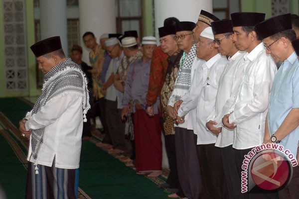 jokowi-ingin-shalat-jumat-di-istiqlal-pada-4-november-tetapi-dilarang