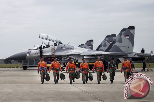 Berhasil daratkan Sukhoi saat kritis, dua penerbang diganjar penghargaan