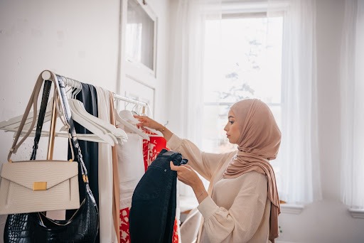 4-tips-memilih-baju-muslim-wanita-yang-nyaman-dan-kekinian
