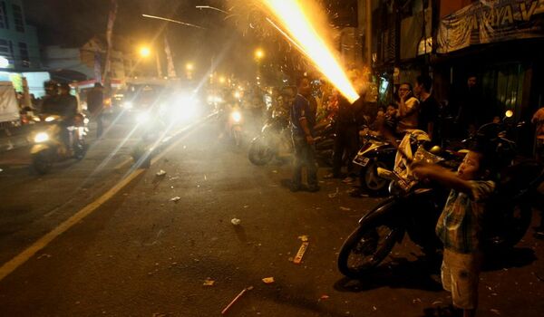 5 Kebiasaan Orang Indonesia Rayakan Pergantian Tahun, Kamu yang Mana?