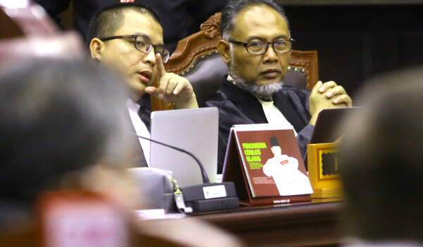 debat-sengit-di-mk-berbuah-quotdrama-senior-juniorquot