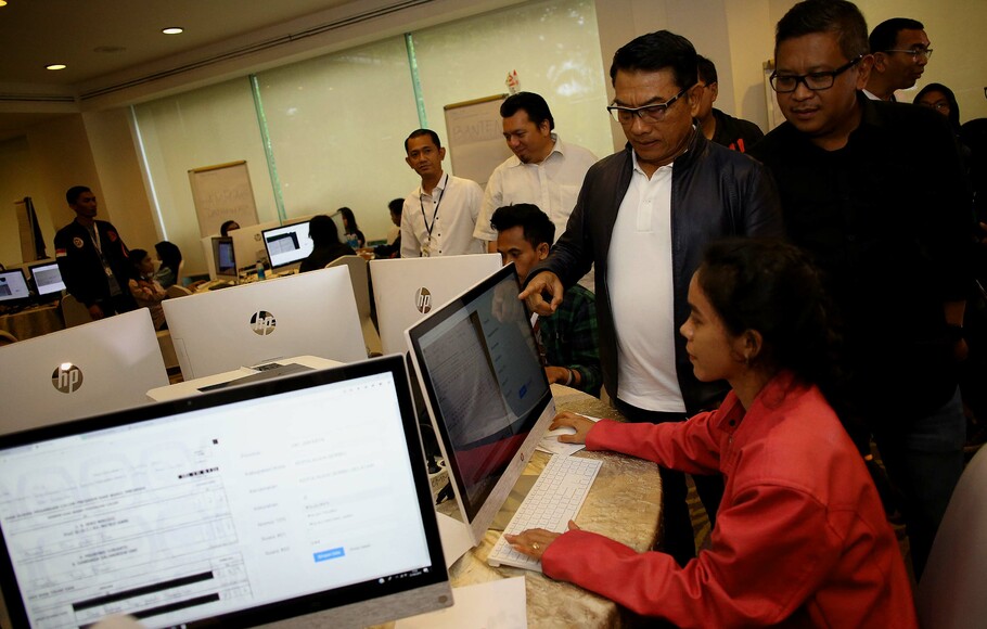&quot;War Room&quot; Pusat Perhitungan Suara TKN