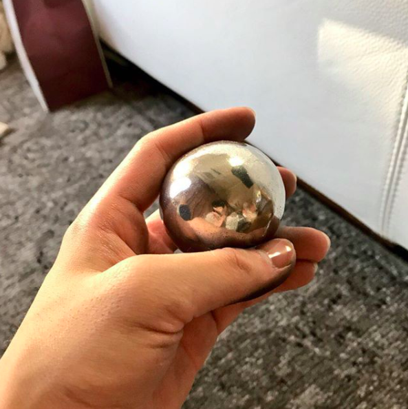 Trend terbaru di media sosial Jepang, membuat Aluminum Foil Ball