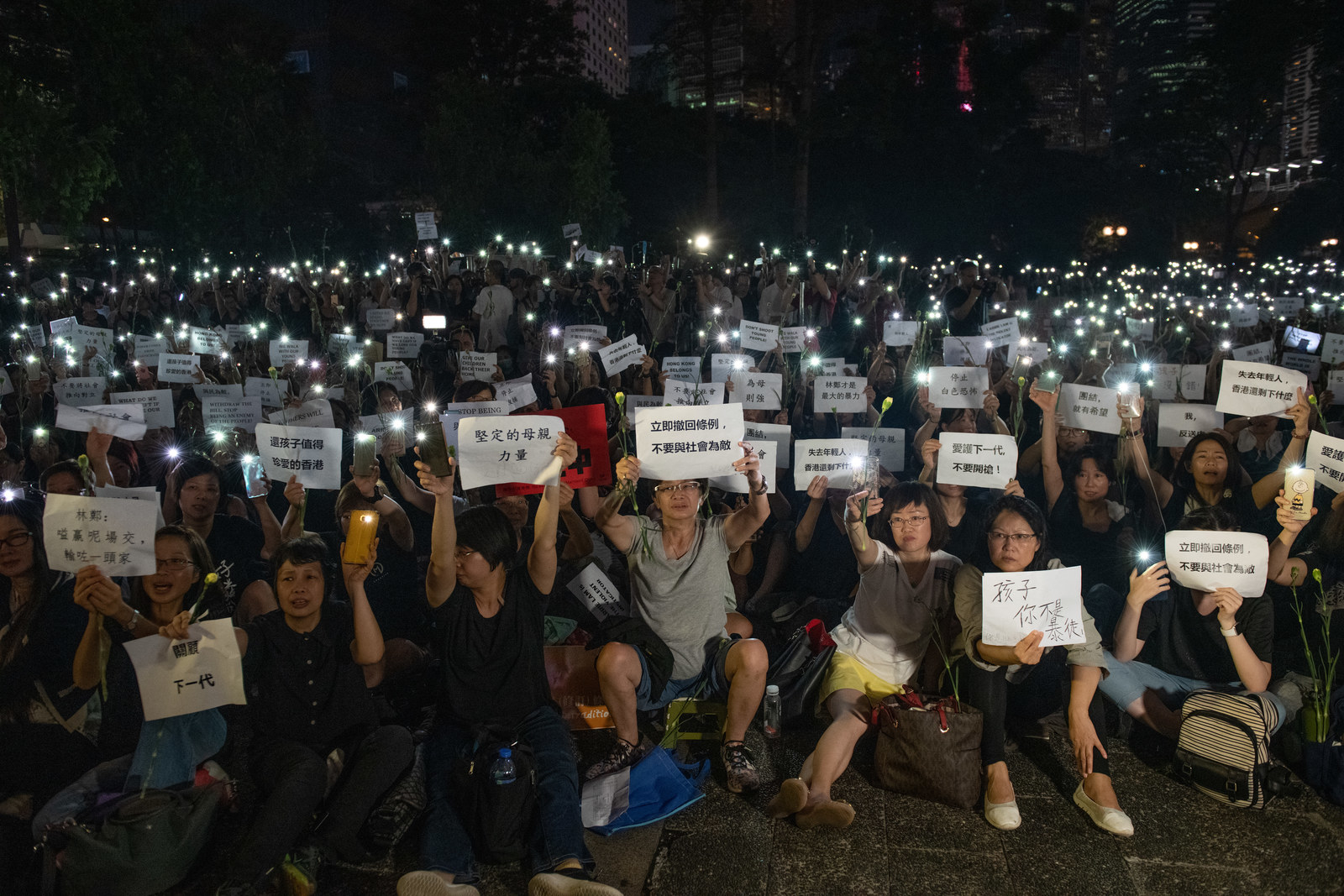 over-a-million-attend-hong-kong-demo-against-controversial-extradition-law-organi