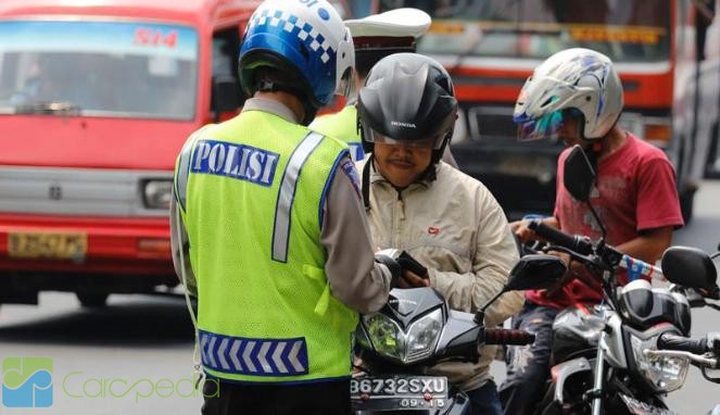 Lakukan 7 Hal Ini Saat Ditilang Polisi