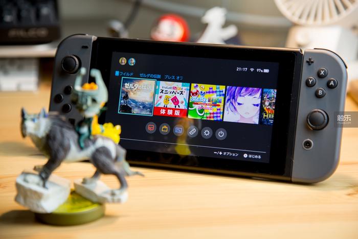 Bocoran Eksklusif: Wanita Tiongkok Tampilkan Dua Model Nintendo Switch!