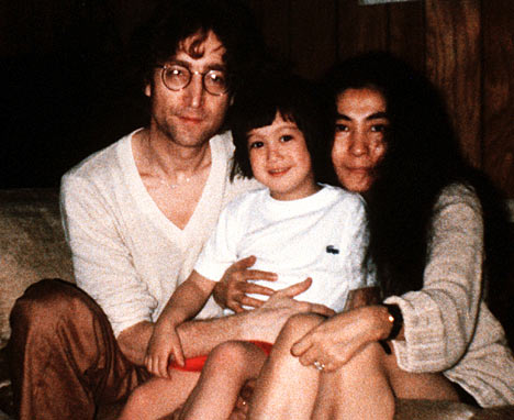 KISAH HIDUP : John Winston Lennon, Musisi Perdamaian yang Temperamental !