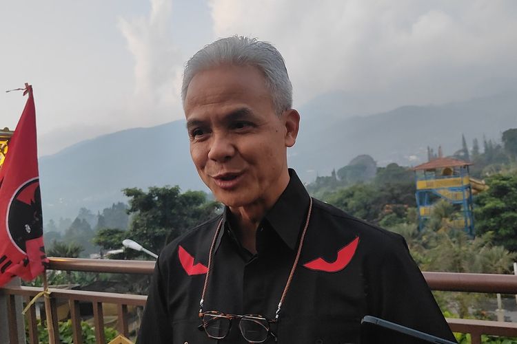 Ganjar Ingatkan Ada Kekuatan Besar yang Bisa Mengobok-obok Partai Politik