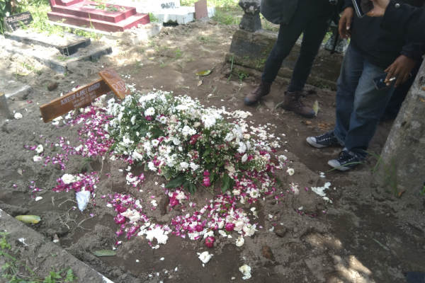 Selain Nisan Salib Dipotong, Keluarga Almarhum Tidak Boleh Gelar Doa di Rumah