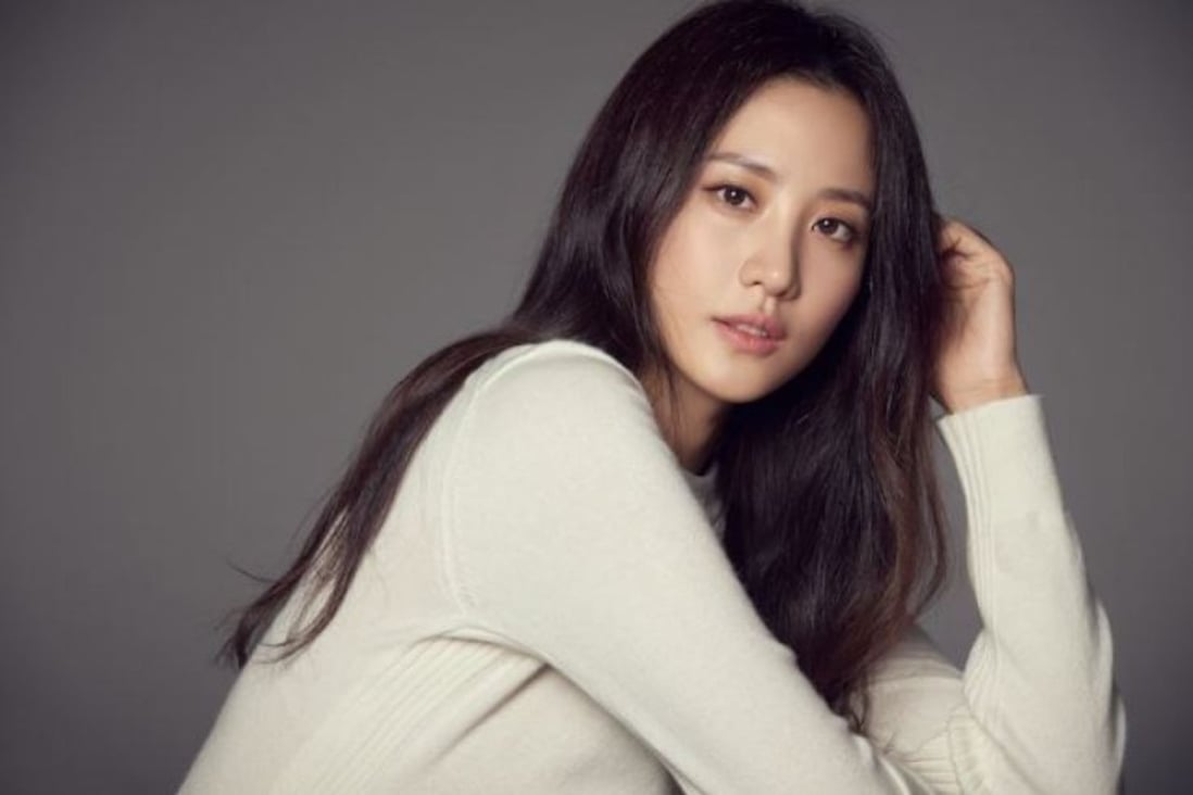 aktris-claudia-kim-resmi-bergabung-dengan-yg-entertainment