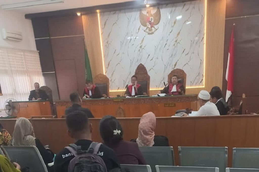 Mantan Penggugat Ijazah Jokowi Diadili Kasus Pemalsuan Dokumen