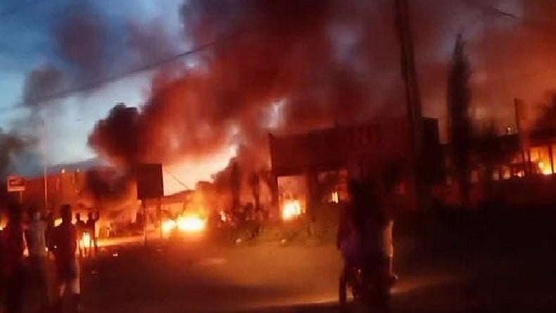 Demo Buruh Ricuh Berujung Pembakaran Pabrik Nikel di Konawe