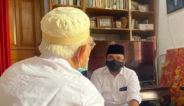 Nasihat Gus Mus untuk Gus Yaqut: Harus Amanah, Hindari KKN dan Rangkul Semua Pihak