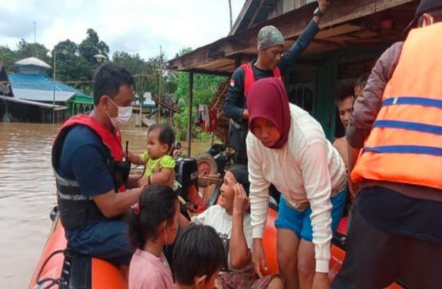banjir-1-meter-rendam-7-kabupaten-kota-di-kalsel-bpbd-evakuasi-warga