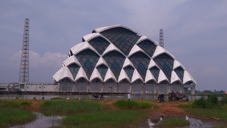 Daya Tarik Masjid Al-Jabbar yang Habiskan Rp 1 Triliun, Desain hingga Fasilitas