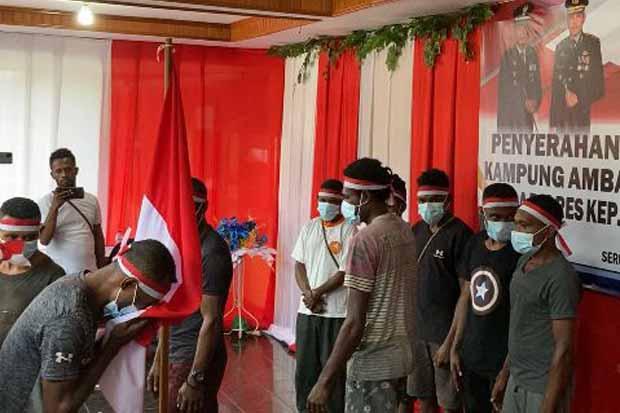 puluhan-angggota-kkb-kampung-abaidiru-yapen-papua-menyerahkan-diri
