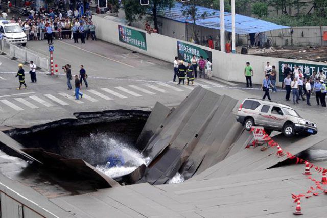 Sinkhole......Si Lubang Misterius