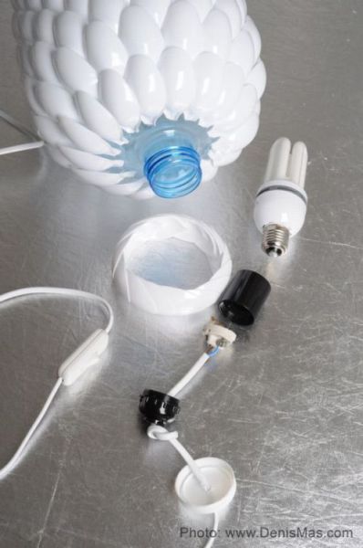 Botol aqua yang dijadikan lampu