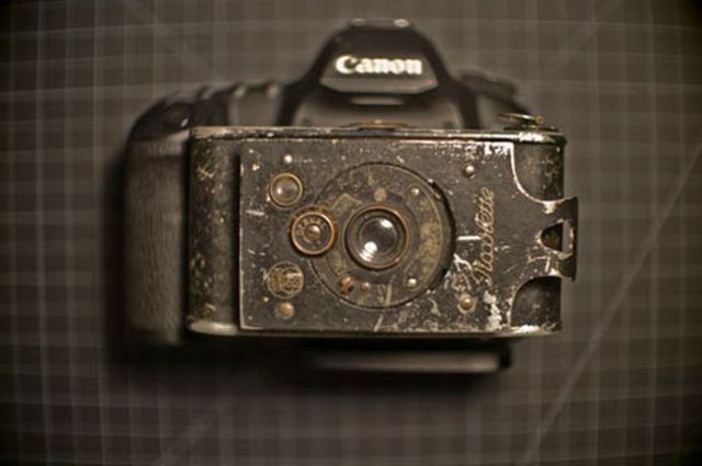 &#91;PHOTOGRAPHY&#93; Lensa Berumur 100 Tahun Dengan Kamera Canon 5D SLR