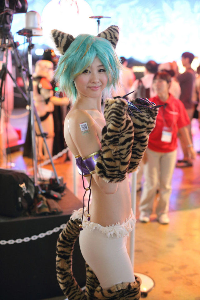 Cosplay atau SPG, Yang Penting Seksi dan Keren