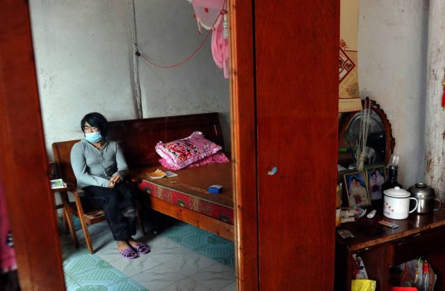 Aneh, Gadis Remaja Ini Wajahnya Ditumbuhi Jenggot