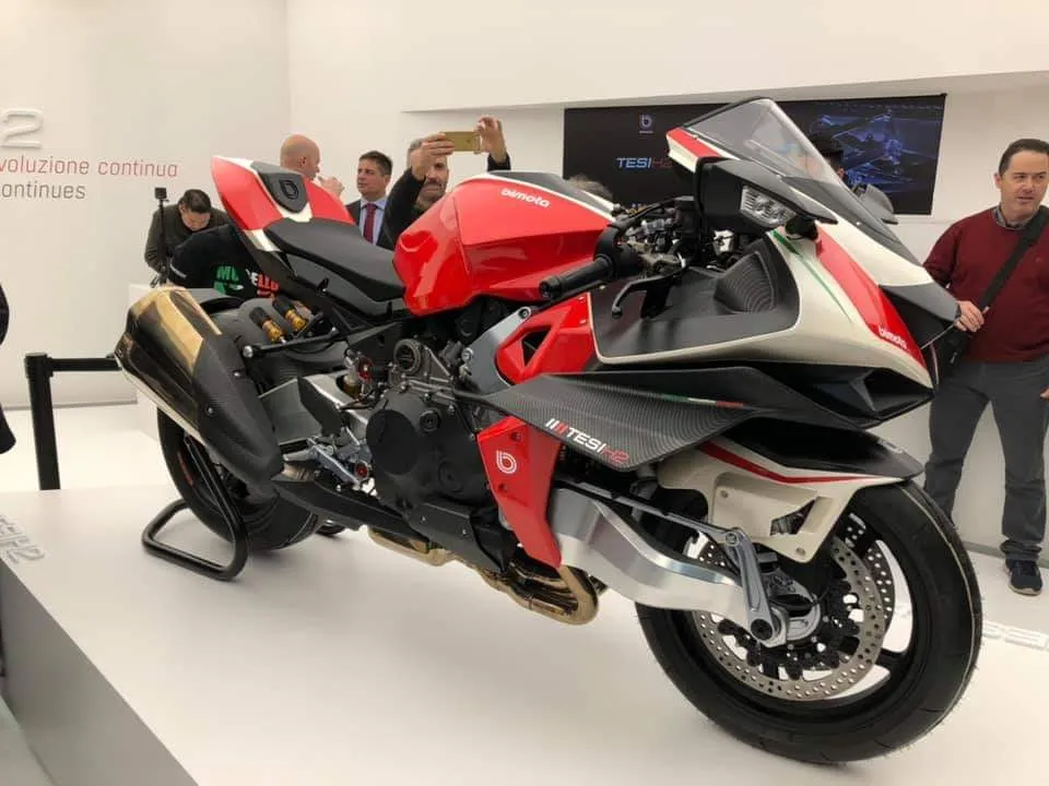 Motor Kok Gini Amat Bentuknya, Lihat Deh Roda Depannya Aneh Banget