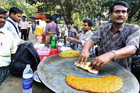 10 Foto ini Perlihatkan Bagaimana Orang India bikin Jajanan, mau coba?