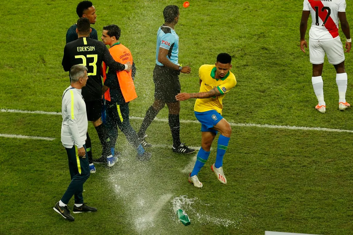 Brasil Juara Copa America 2019, Gabriel Jesus Mendapat Kartu Merah