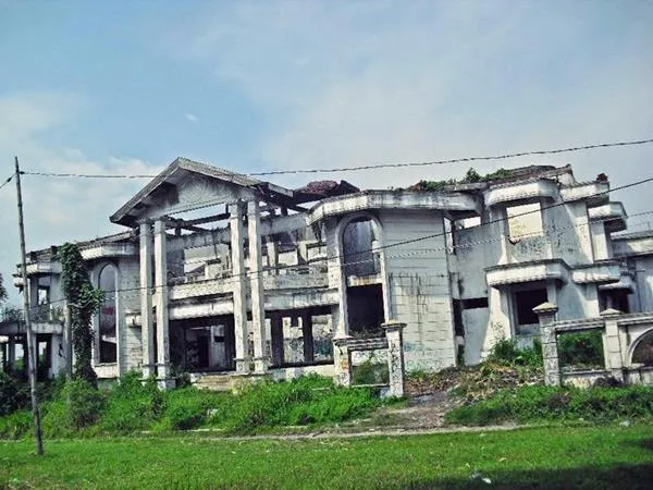 Merinding! 8 Rumah Berhantu Paling Angker di Jawa