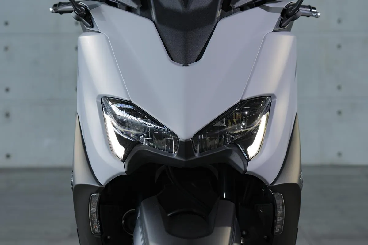 Kasta Tertinggi MAXI Yamaha Baru Saja Dirilis Dengan Mesin 2 Silinder Powefull