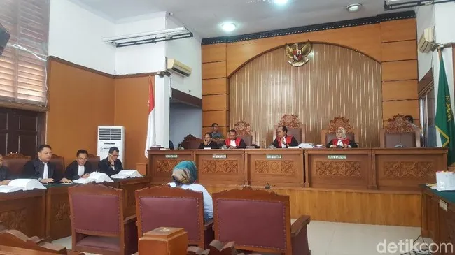 Tidak Disangka, Ternyata Ratna Sarumpaet Sudah Lakukan Operasi Plastik Sebanyak Ini