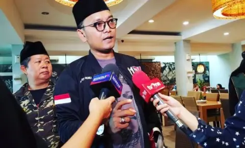 Soal Rizieq Serobot Doa, Novel: Presiden Harus Pecat Dubes RI Untuk Saudi