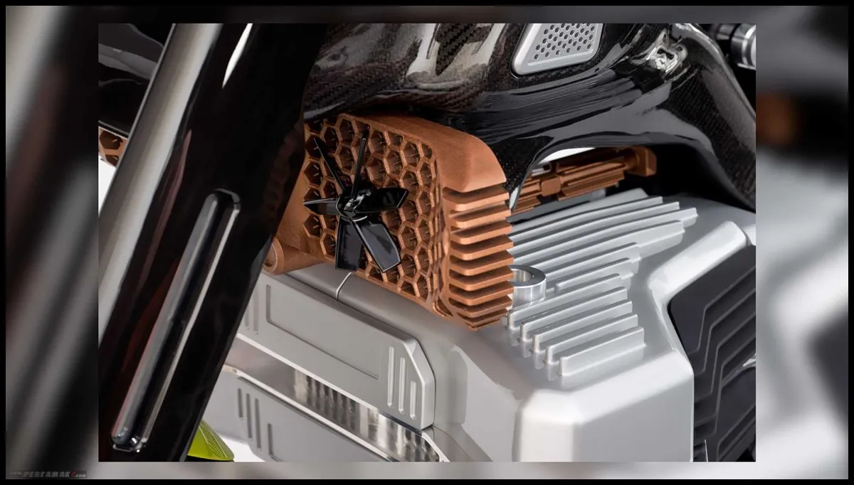 Cuma Ini Motor Listrik Yang Bentuknya Tidak Manusiawi, Tapi Super Canggih