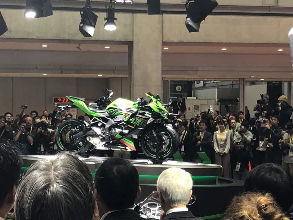 terjawab-sudah-akhirnya-kawasaki-ninja-250-4-silinder-resmi-dirilis-harga-120-juta