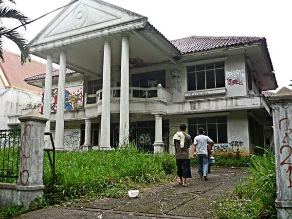 Merinding! 8 Rumah Berhantu Paling Angker di Jawa