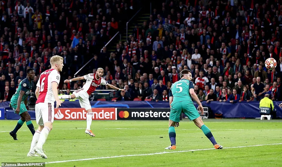 Ajax 2-3 Tottenham &#91;Agregat 3-3&#93; Lucas Moura Hattrick, Spurs Bertemu LFC Di Final