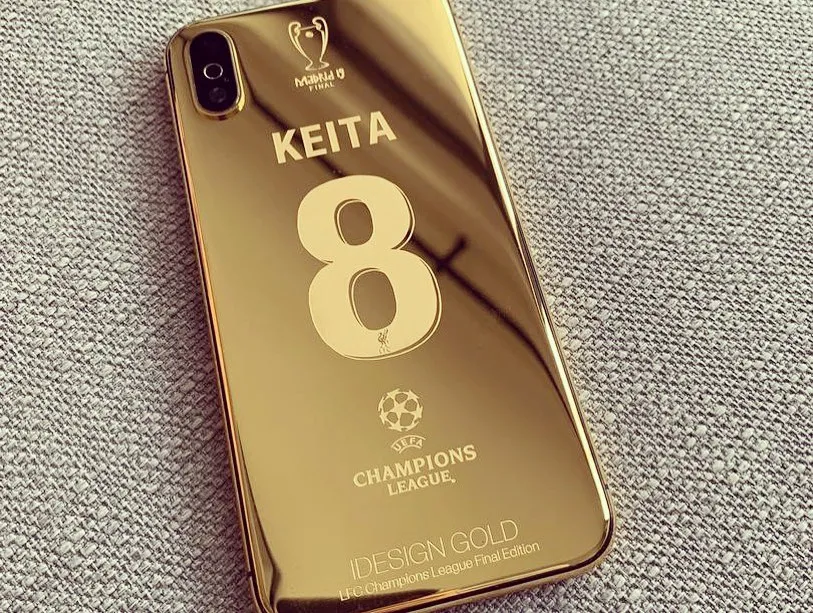 Pemain Liverpool Diberi Hadiah Casing iPhone X Berlapis Emas 24 Karat