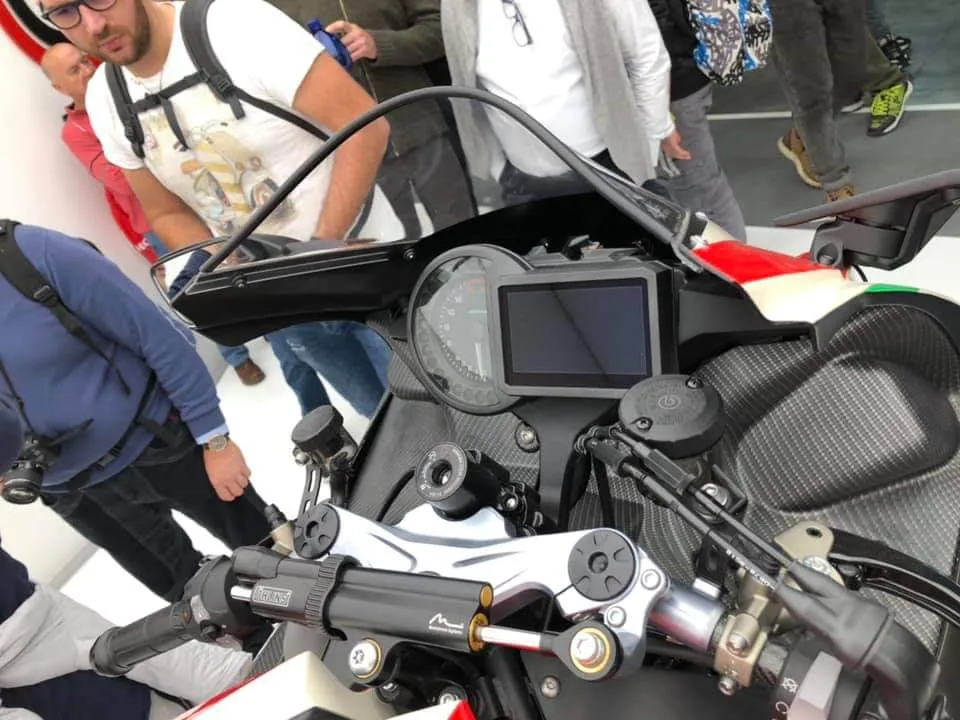 Motor Kok Gini Amat Bentuknya, Lihat Deh Roda Depannya Aneh Banget