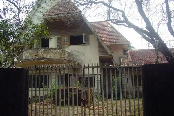 Merinding! 8 Rumah Berhantu Paling Angker di Jawa