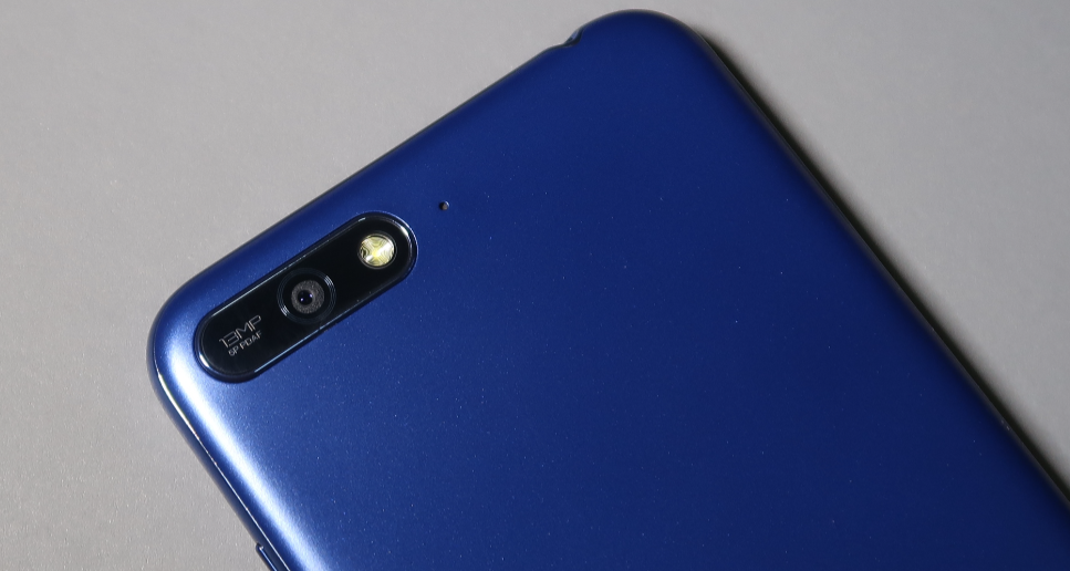 Adu Fitur Huawei Y6 2018 vs Xiaomi Redmi 6A, Mana Yang Lebih Pantas Di Buru?