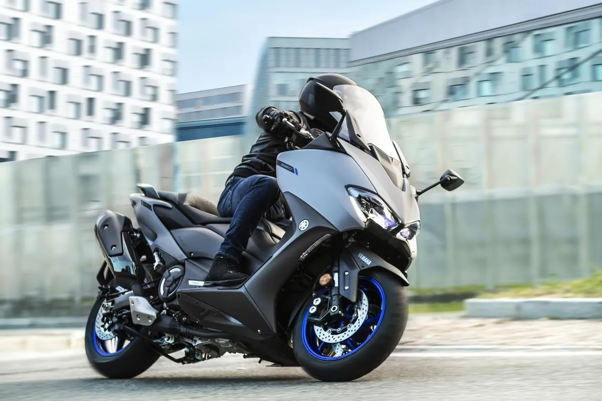 Kasta Tertinggi MAXI Yamaha Baru Saja Dirilis Dengan Mesin 2 Silinder Powefull