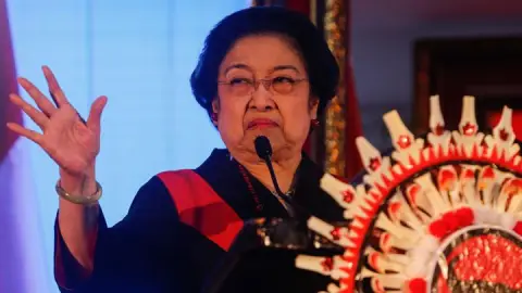 Diancam Mau Diboyong Nasdem, Risma Langsung Dipasang Jadi Ketua DPP PDIP