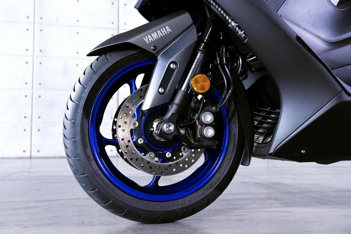 Kasta Tertinggi MAXI Yamaha Baru Saja Dirilis Dengan Mesin 2 Silinder Powefull