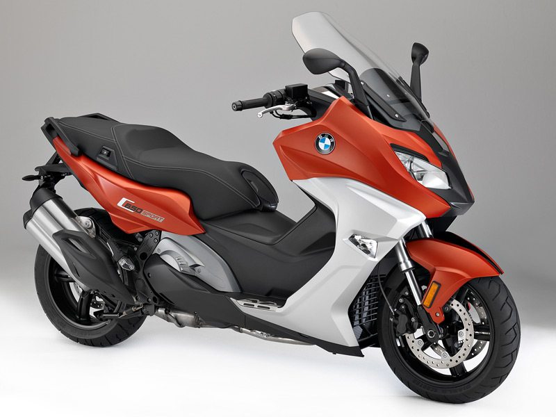 Motor Matic Harga Setengah Miliar, Worth It Gak Nih?
