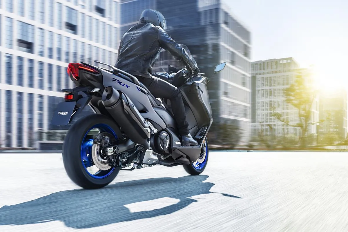 Kasta Tertinggi MAXI Yamaha Baru Saja Dirilis Dengan Mesin 2 Silinder Powefull