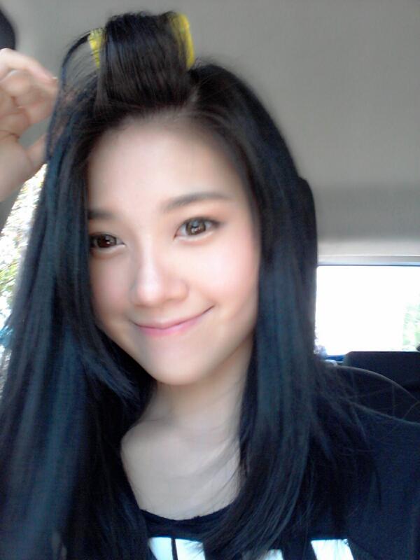 Gak Cuma Duit, Ini 6 Alasan ABG Cantik Rela Digandeng Om-Om