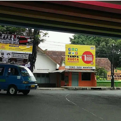 10 Potret Nyeleneh ini Bikin Pikiran Melayang Kemana-mana, Awas Ngeres!